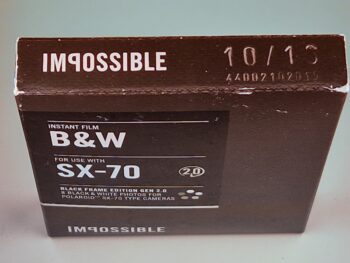 Impossible (Polaroid) SX-70 black&white – Bild 2