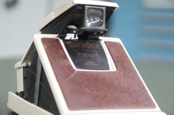 Polaroid SX-70 Faltkamera weiss – Bild 6