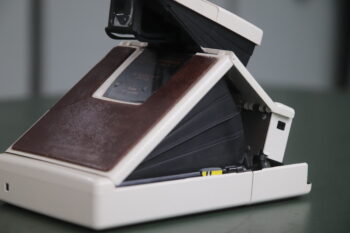 Polaroid SX-70 Faltkamera weiss – Bild 5